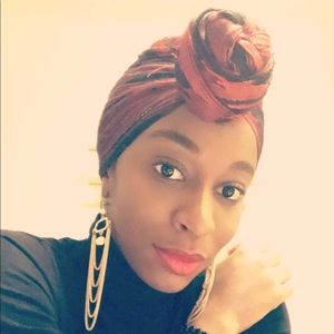 Meet your Posher, Cynthia